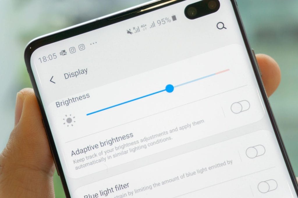 Mengatur kecerahan layar Android